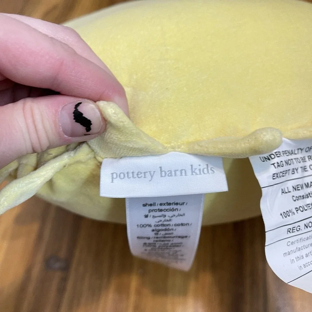 Pottery Barn Kids Sun Pillow Sunshine Yellow Smile Round Throw‎ 16